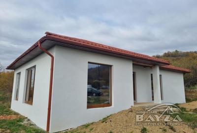 Tautii de Sus, casa noua, semifinisata, teren 500 mp - 2