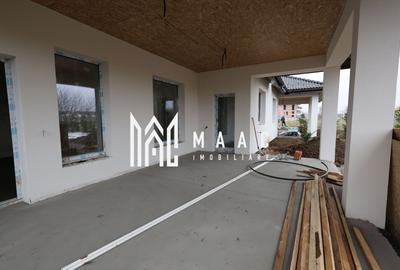 Duplex cu 3 camere cu Canalizare în Cristian - 30