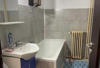 Apartament cu 2 camere decomandat în Olteniței