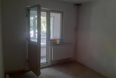 3 camere , etaj 1,, Independentei bloc nou ,Liber - 3