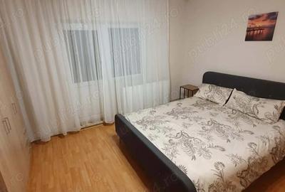 Apartament cu 3 camere decomandat în Km 4 - 7