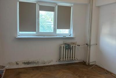 APARTAMENT DE VANZARE, 3 CAM,70 MP, ET 3 - 5