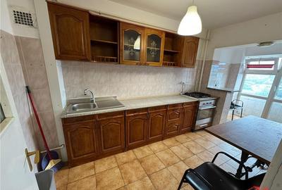 Apartament 3 camere, zona Rix- Ceasu Rau, CT, etaj 8, de - 1
