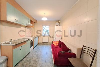 Apartament cu 3 camere decomandat, mobilat în Zorilor