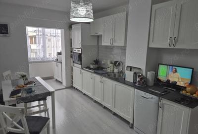 Apartament cu 3 camere decomandat în Alfa - 12