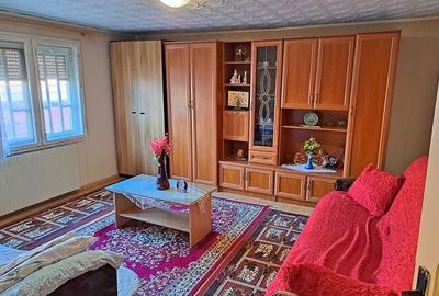 Casă cu 3 camere cu Canalizare în Central - 7