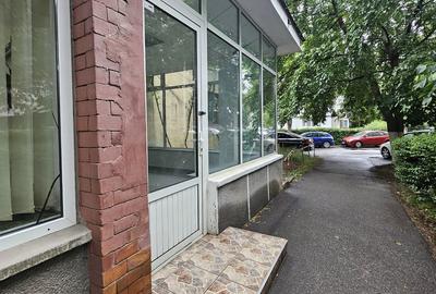 Spațiu comercial, de 54 mp, în Decebal - 1