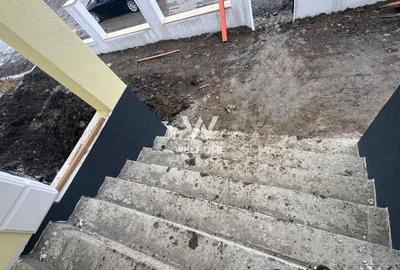 Casă individuală cu 4 camere cu Canalizare în Central - 6