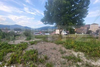 Teren de 2053 mp, în Central