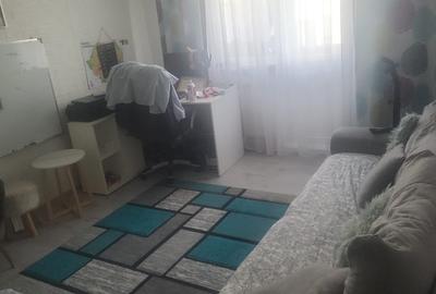 Apartament de vânzare,  3 camere,  semidecomandat - 4