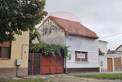 Casă cu 3 camere cu Teren 475 Mp în Central - 2