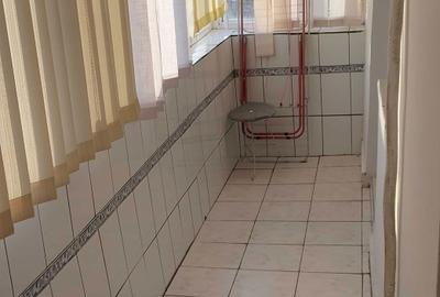 Apartament cu 3 camere decomandat în Central - 1
