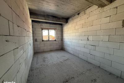 Casă cu 4 camere cu Teren 200 Mp în Central - 16