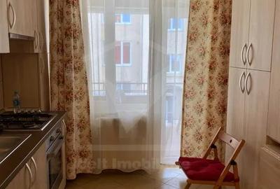 Apartament cu 3 camere decomandat, mobilat în Florești