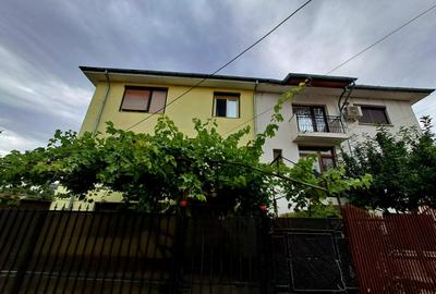 Casă cu 6 camere cu Teren 245 Mp în Central