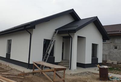 Casă cu 4 camere cu Canalizare în Central - 4