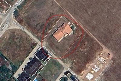 Casă cu 6 camere cu Teren 2500 Mp în Central - 9