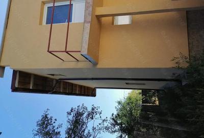 Casă cu Teren 1650 Mp în Central - 2