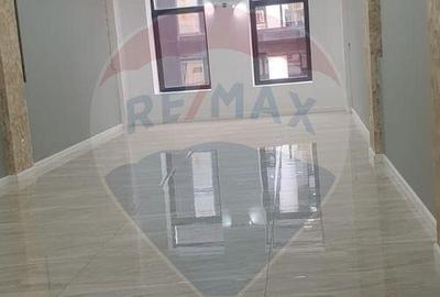 Spațiu comercial, de 230 mp, în Central