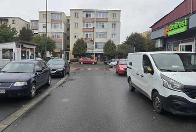 Inchiriez spatiu comercial in Deva, zona Dacia (in spatele scolii), compus din doua spatii alaturate Inchiriez spatiu comercial in Deva, zona Dacia (in spatele scolii), compus din doua spatii alaturate - 2