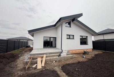 Casă cu 3 camere în Central - 1