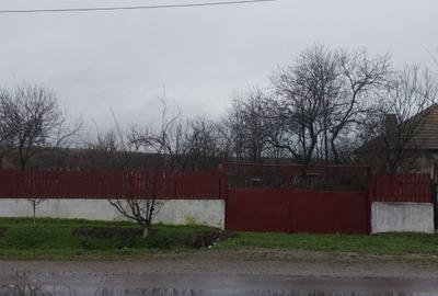 Teren si casa de vanzare ,mobilata, utilata,cu vad stradal excelent! - 2