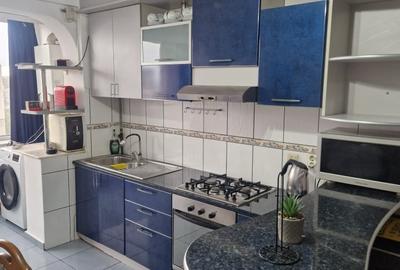 Apartament cu 3 camere semidecomandat, mobilat în Central - 1