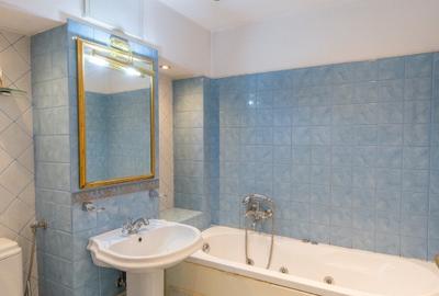 Închiriez garsonieră Piață Romana - 5