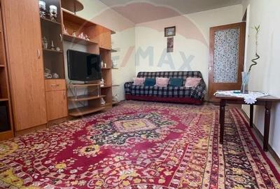 DE VANZARE Apartament 3 camere in zona Piata Gorjului - 2