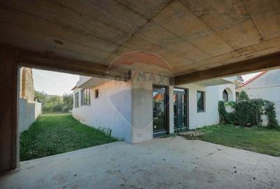 De vanzare, casa la rosu in zona centrala, Str. Emil Racovita - 11