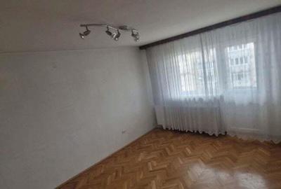 Vindem apartament cu 4 camere