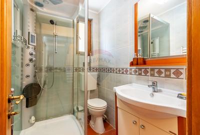 Casa / Vila in Corbeanca, pe strada Laguna Albastra, langa lac - 6