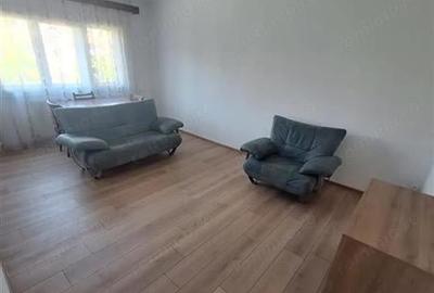 Apartament cu 3 camere decomandat în Girocului