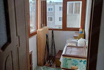 Vand apartament 2 camere decomandat - 1