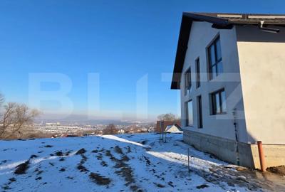 Casă cu 4 camere cu Teren 550 Mp în Central