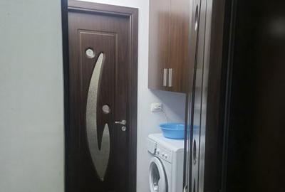 Garsonieră decomandată în Titan