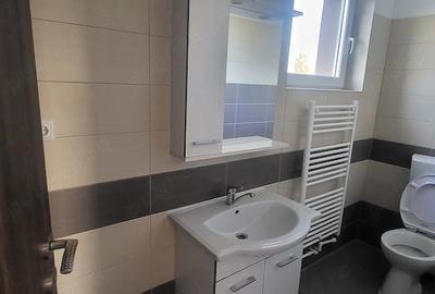 Casă cu Teren 250 Mp în Găneasa - 1