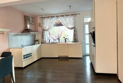 Casă cu 4 camere cu Teren 700 Mp în Central - 8