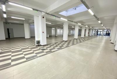 Spațiu comercial, 750 mp în Central