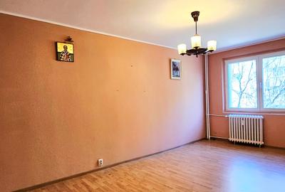 Apartament cu 3 camere semidecomandat în Costin Georgian - 4