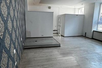 Spațiu comercial, de 122 mp, în Central - 3