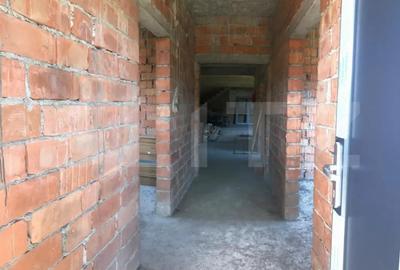 Casă cu 2 camere cu Teren 3050 Mp în Bezdead - 16