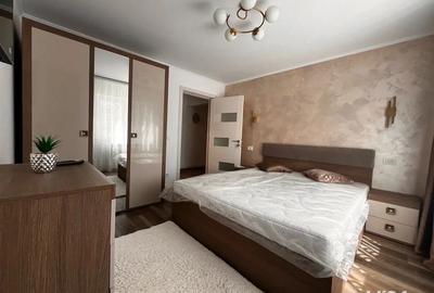 Inchiriez Apartament 3 camere decomandat, aproape de centru - 2