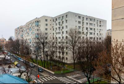 Apartament cu 3 camere semidecomandat, mobilat în Berceni - 2