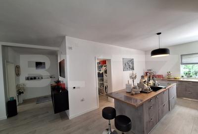 Casă cu 7 camere cu Teren 1150 Mp în Central - 3