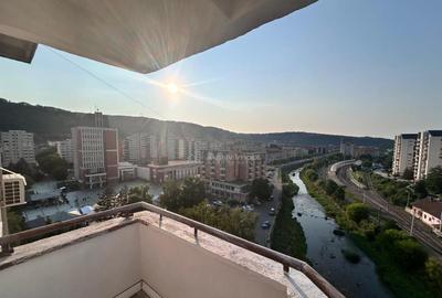 Apartament cu 3 camere semidecomandat în Central - 3