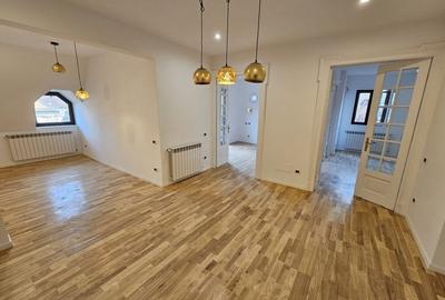 Apartament cu 4 camere decomandat în Dorobanți
