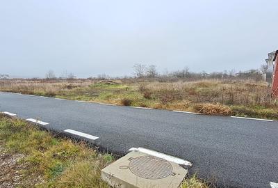 Teren de 2500 mp, în Dragomirești-Deal
