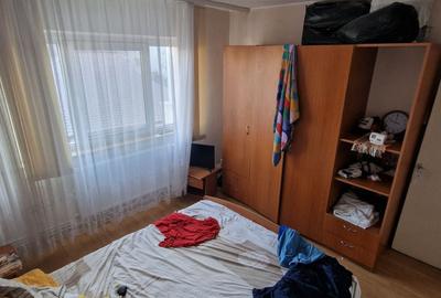 Doua camere decomandate, etajul 1. - 4