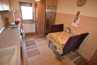 Apartament 3 camere decomandat ,2 bai ,etaj intermediar Tractorul - 25